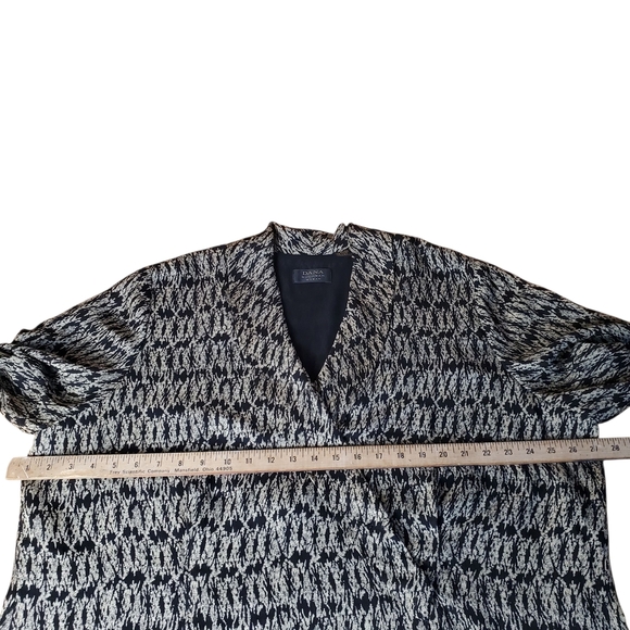 Dana Buchman 100% Silk Black and Tan Cross Button Blouse. 20. C0045 - Picture 9 of 11